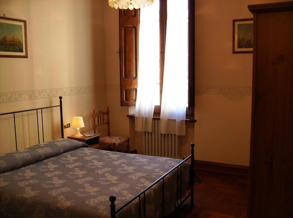 B&B Santa Chiara Сульмона Номер фото